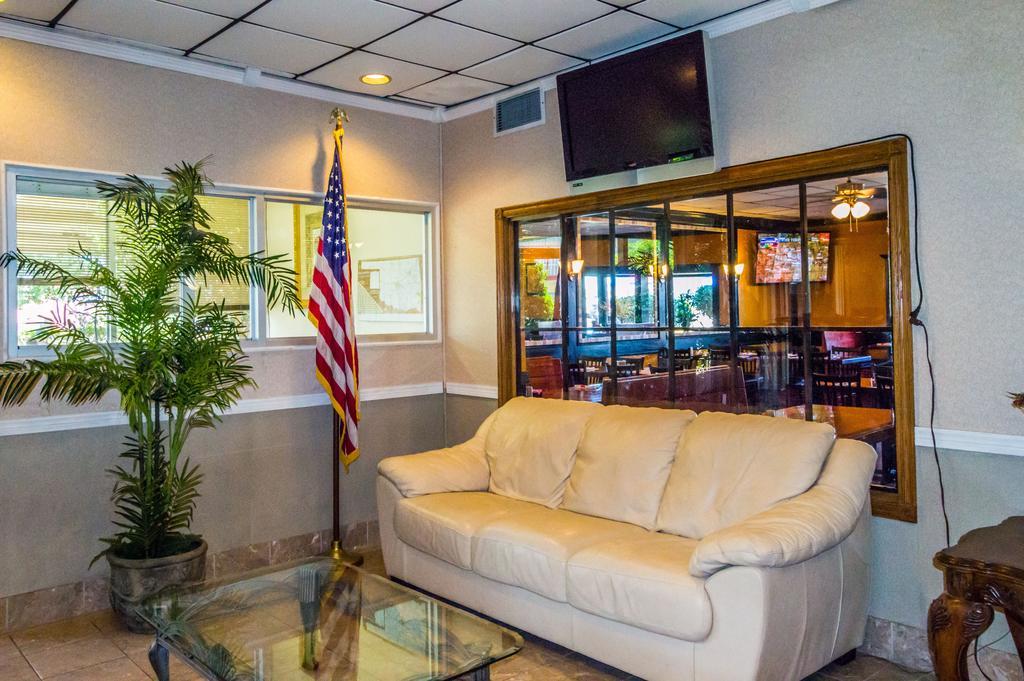 Executive Inn Hotel And Conference Center Lawton Εξωτερικό φωτογραφία