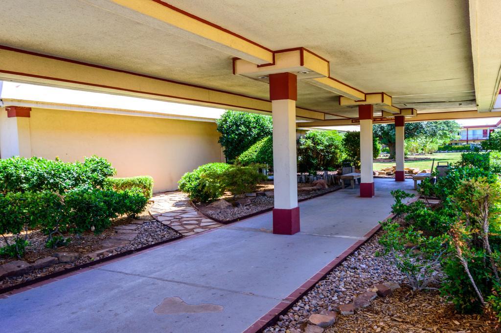 Executive Inn Hotel And Conference Center Lawton Εξωτερικό φωτογραφία